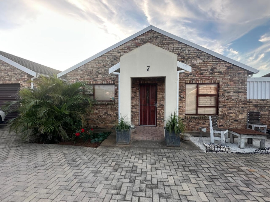 2 Bedroom Property for Sale in Campher Park Eastern Cape